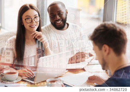 Diligent girl and her lovely friends Diligent girl and her lovely friends 34862720