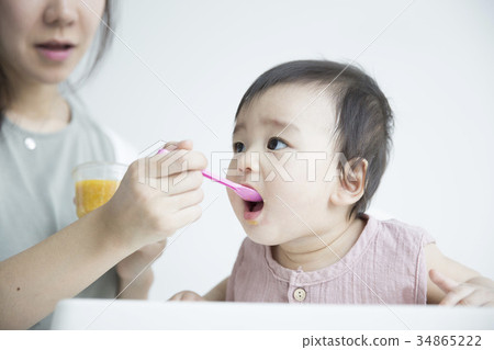 Mom and baby 34865222