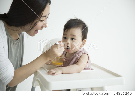 Mom and baby 34865249