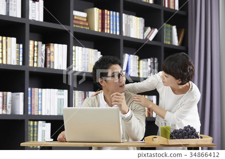 丈夫，妻子，夫婦，中年夫婦 34866412