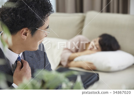 Husband, wife, couple, middle-aged couple Husband, wife, couple, middle-aged couple 34867020