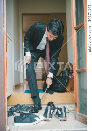 company employee, office worker, salaryman 34871141