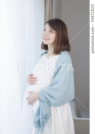 Pregnant woman 34872829