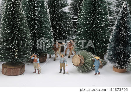Small people with handsaw cutting Small people with handsaw cutting 34873703