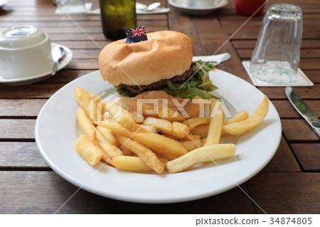 Kuranda village Aussie beef burger 34874805