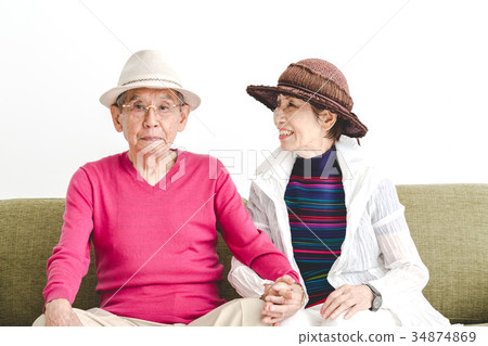 Active senior couple 34874869