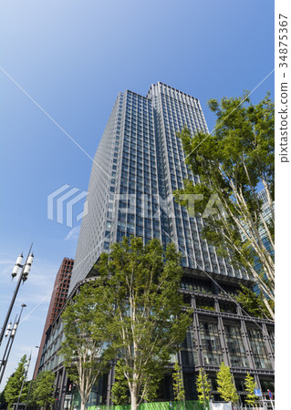 Tokyo Station Central Exit Blue Sky and Skyscrapers Tokyo Station Central Exit Blue Sky and Skyscrapers 34875367
