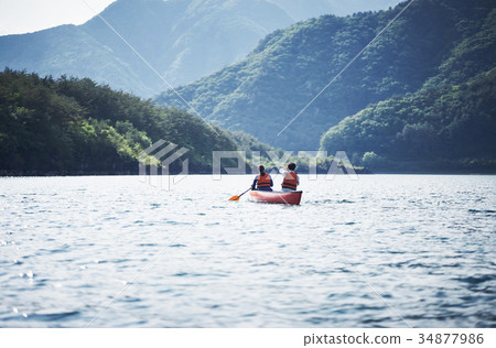 劃獨木舟的夫婦 34877986