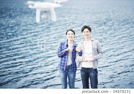 採取與寄生蟲的夫婦一selfie 採取與寄生蟲的夫婦一selfie 34878231