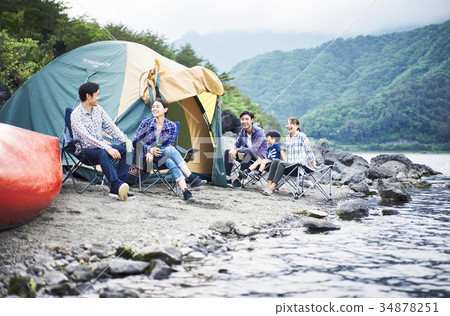 家庭享受露營 34878251