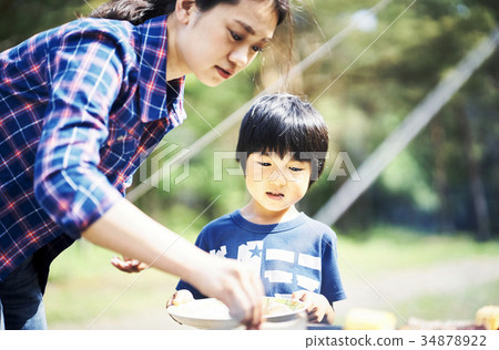 People who do barbecue 34878922