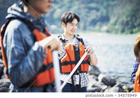 People who enjoy the outdoors People who enjoy the outdoors 34878949