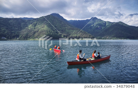 劃獨木舟的家庭 劃獨木舟的家庭 34879048