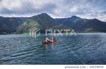 劃獨木舟的夫婦 劃獨木舟的夫婦 34879049