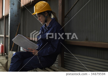 Female worker 34879594