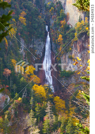 層雲峽峽谷瀑布和彩色的葉子 層雲峽峽谷瀑布和彩色的葉子 34884933