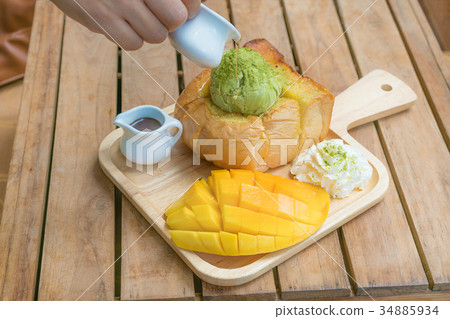 Honey toast green tea ice-cream Honey toast green tea ice-cream 34885934