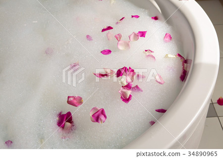 pink rose petals in the bubble 34890965