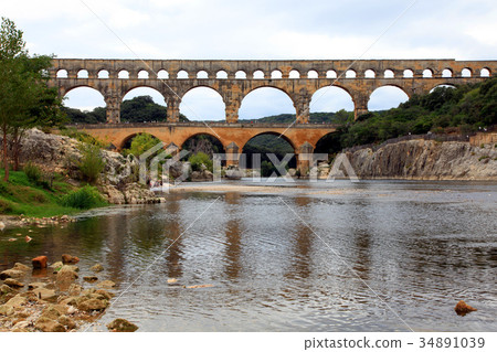 Pon du Girl 34891039