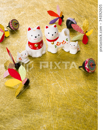 Zodiac sign Figurine (golden washi paper background) Zodiac sign Figurine (golden washi paper background) 34892605