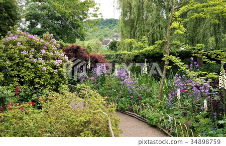 Impressionist painter Monet's gardens in Giverny, France 34898759