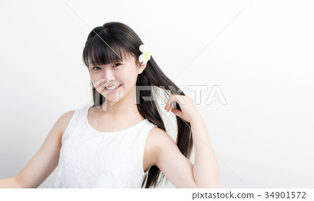 Young woman beauty image 34901572