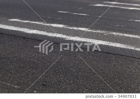 Dividing line Dividing line 34907831