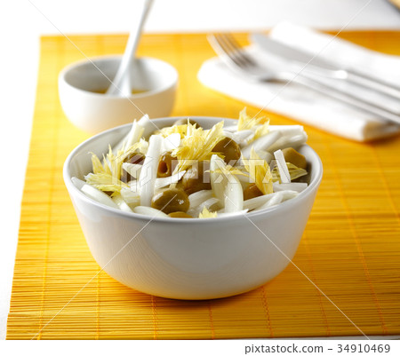 Onion and celery salad 34910469