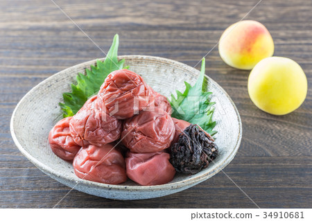Kishu Minabe's Minamikoume plum Shiso pickled plum radish and Aume Kishu Minabe's Minamikoume plum Shiso pickled plum radish and Aume 34910681