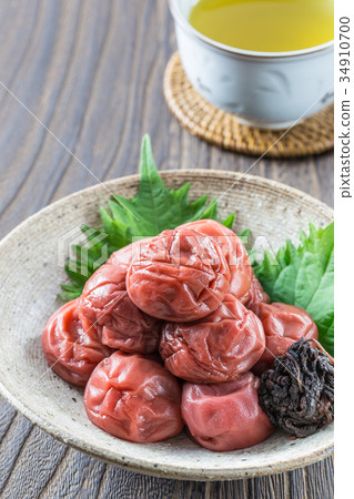 Kishu Minabe's Minamitakaume Shiso pickled plum seasoning Kishu Minabe's Minamitakaume Shiso pickled plum seasoning 34910700