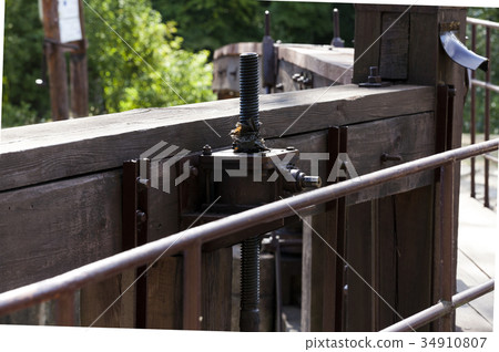 Old canal, close-up 34910807