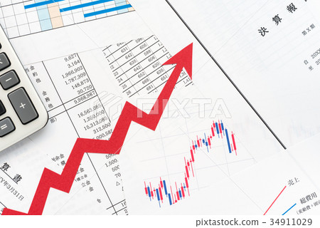 Closing arrow balance investment rising upward 34911029