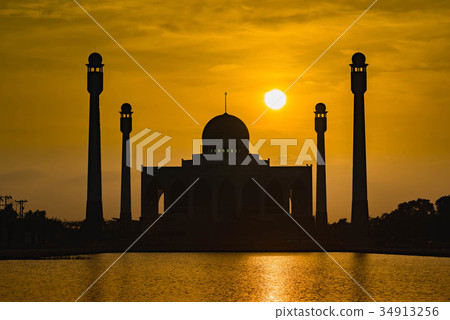 Beautiful mosque in sunset Beautiful mosque in sunset 34913256