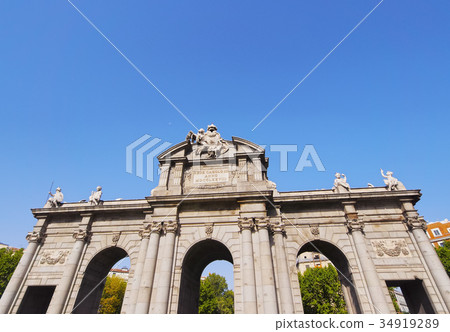 Puerta de Alcala in Madrid 34919289