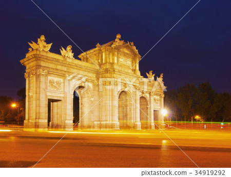 Puerta de Alcala in Madrid 34919292