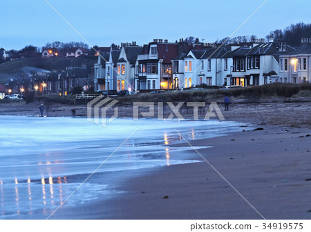 North Berwick 34919575