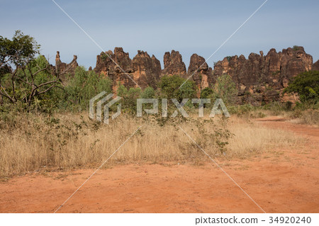 The peaks of Sindou The peaks of Sindou 34920240
