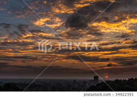 Evening glow of Kanazawa Evening glow of Kanazawa 34922391