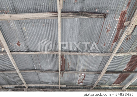 Wood frame ceiling roof zinc old, home in Thailand Wood frame ceiling roof zinc old, home in Thailand 34928485