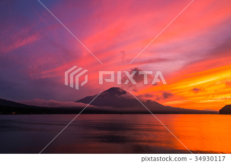 Mount Fuji Sunset Typhoon Pass Lake Yamanaka Stock Photo 34930117 Pixta