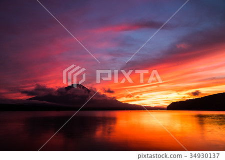 Mount Fuji Sunset Typhoon Pass Lake Yamanaka Mount Fuji Sunset Typhoon Pass Lake Yamanaka 34930137