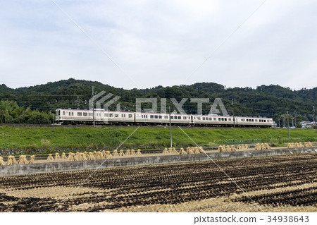 107系列02在野外燃燒後進行 34938643