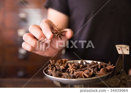 Star Anise chinese food seasoning herbal Star Anise chinese food seasoning herbal 34939964