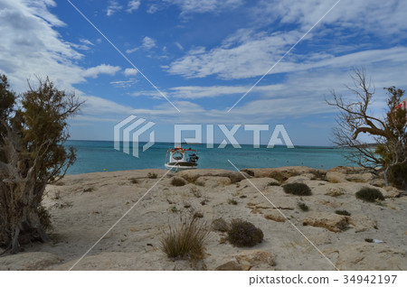 View From the sandy beach of Elafonisi View From the sandy beach of Elafonisi 34942197