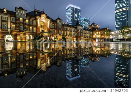 Tokyo station Marunouchi night view after rain and reflection 34942703