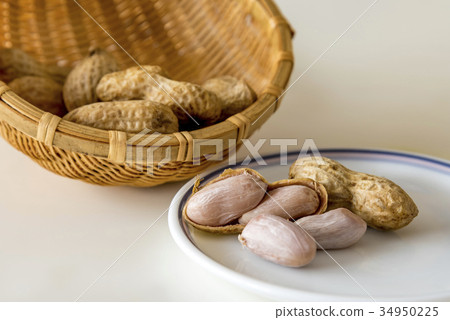 Boiled groundnut Omasari 34950225