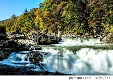 Early Autumn Sandan Falls (Kushibetsu City) 34952333