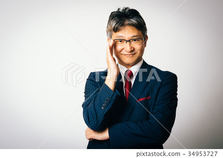 微笑的商人中間人 34953727