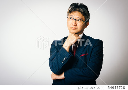 Thinking businessman Middle men Thinking businessman Middle men 34953728