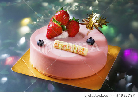 Strawberry mousse Christmas cake 34953787